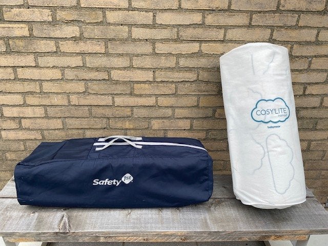 Babyreisbed inclusief matras ( inklapbaar )., Ophalen, Zo goed als nieuw, Rechthoekig, Boxkleed