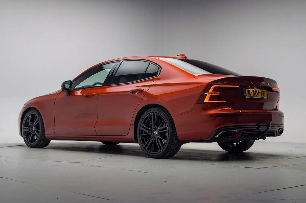 Volvo S60 2.0 T5 R-Design Aut. [ Leder H-K Adapt.cruise Came, Auto's, Volvo, Automaat, 15 km/l, 4 cilinders, 1969 cc