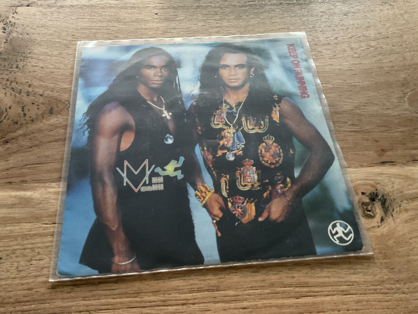 Milli Vanilli, Keep on running, Ophalen of Verzenden, 7 inch, Pop