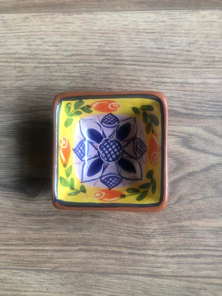 Klein bakje aardewerk uit Portugal., Gebruikt, Overige typen, Ophalen of Verzenden, Overige stijlen
