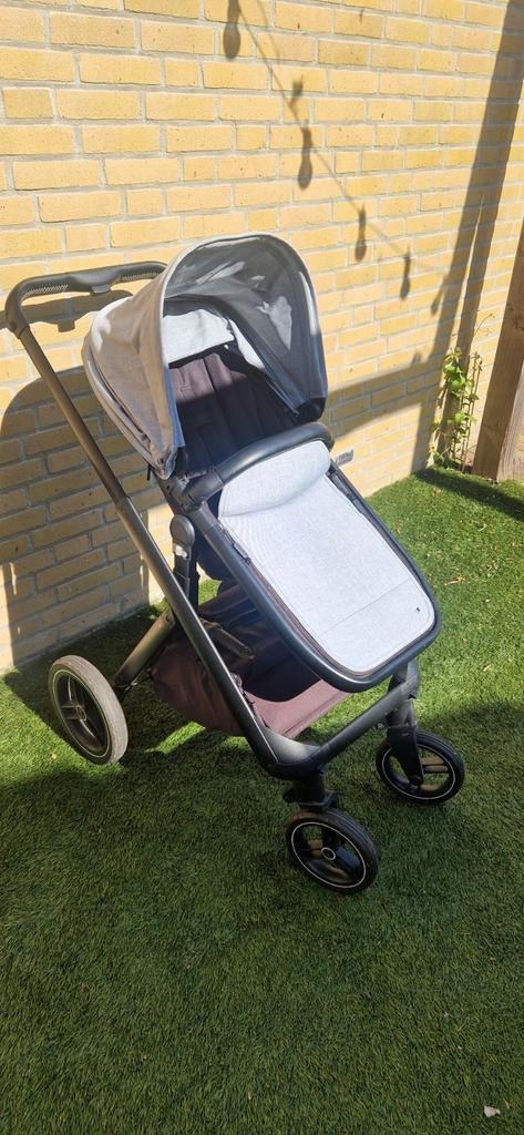 Dubati kinderwagen limited edition, Kinderen en Baby's, Kinderwagens en Combinaties, Ophalen of Verzenden, Zo goed als nieuw, Overige merken