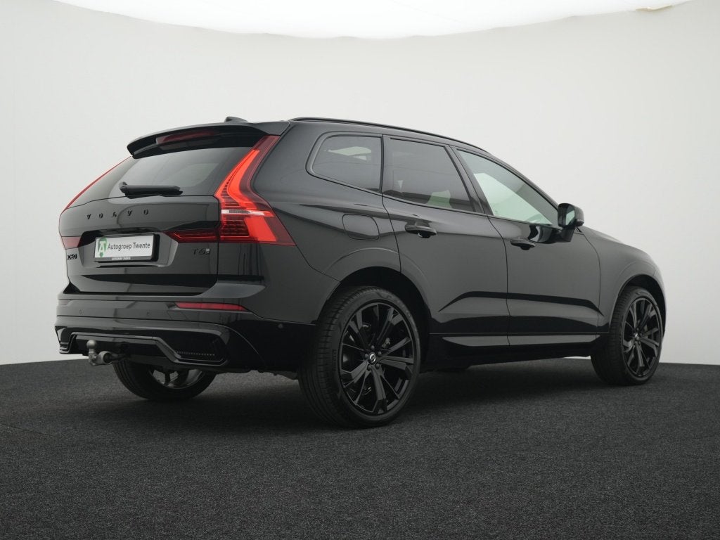 Volvo XC60 2.0 T6 AWD + Black Edition 350PK | Pano | Trekhaa, Gebruikt, 4 cilinders, Zwart, Leder