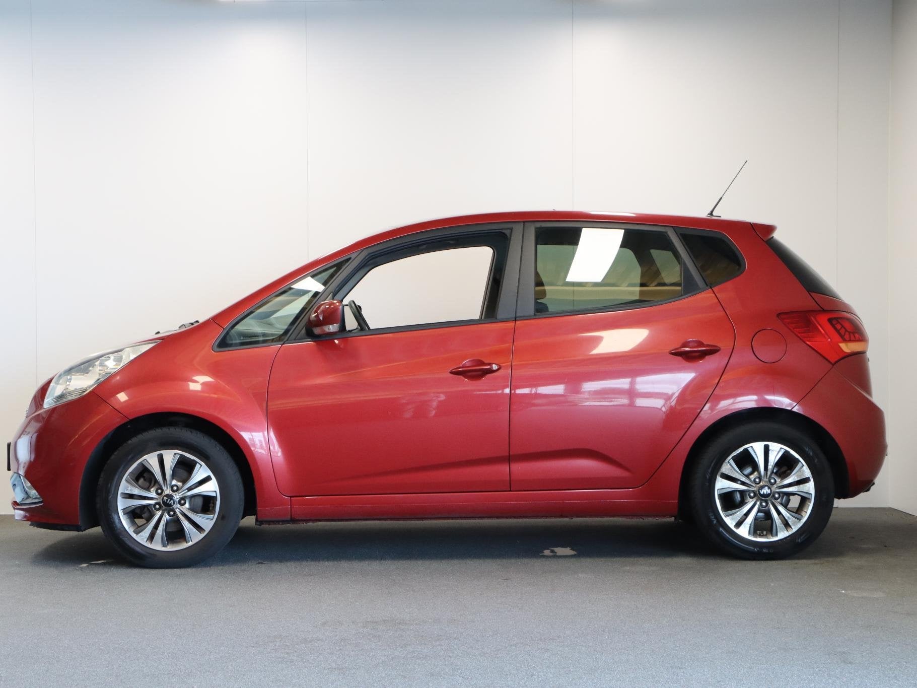 Kia Venga 1.4 CVVT ExecutiveLine trekhaak, Auto's, Voorwielaandrijving, Stof, Gebruikt, Euro 6