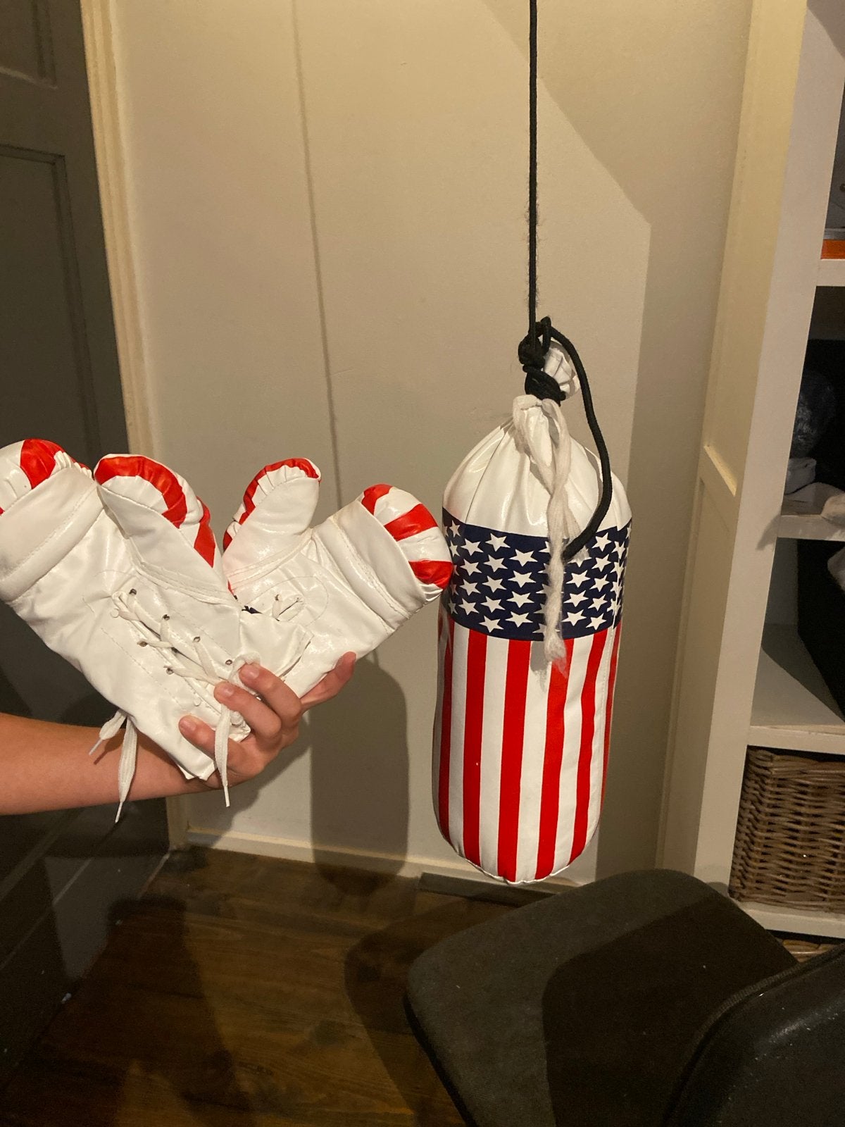 Boksset voor kleine kinderen - Bokszak en handschoenen, Ophalen of Verzenden, Gebruikt, Bokszak