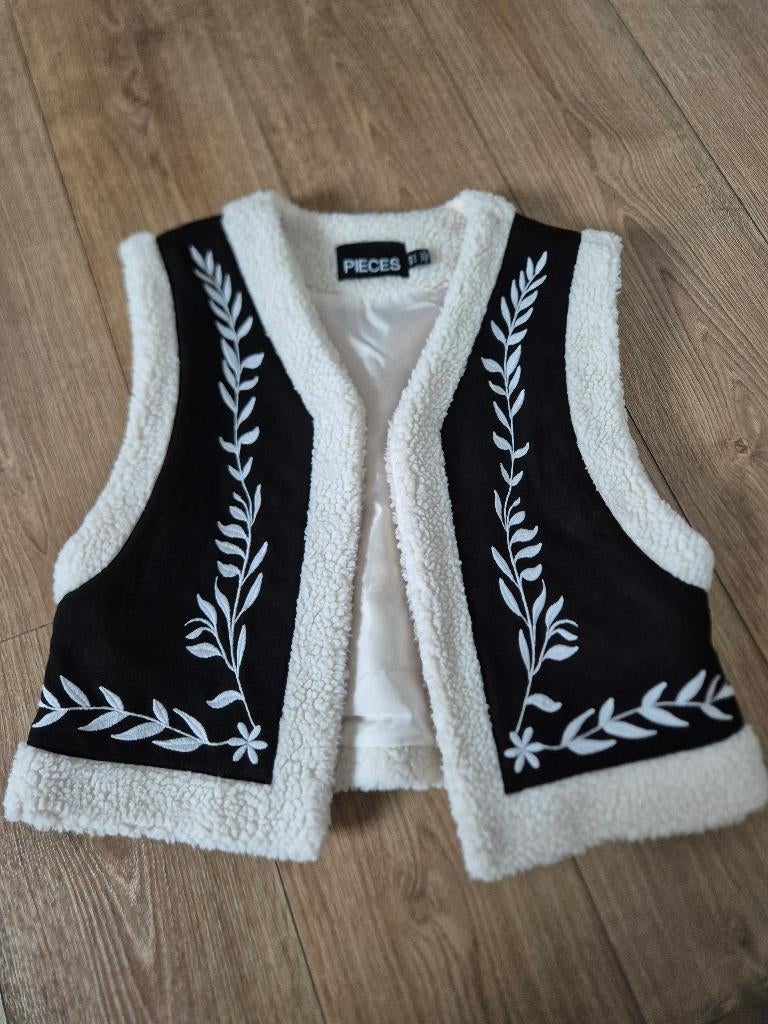 Pieces gilet maat S, Zwart, Ophalen of Verzenden, Zo goed als nieuw, Jasje