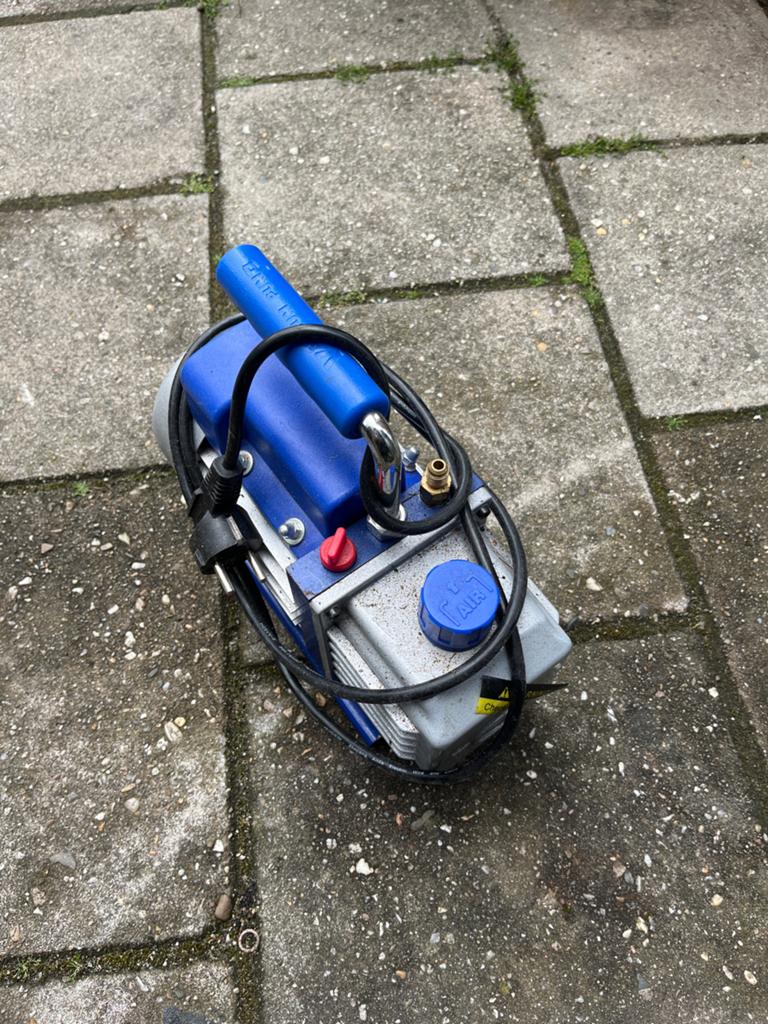 HBM Vacuümpomp 2CFM - Model 10172, Ophalen of Verzenden, Zo goed als nieuw