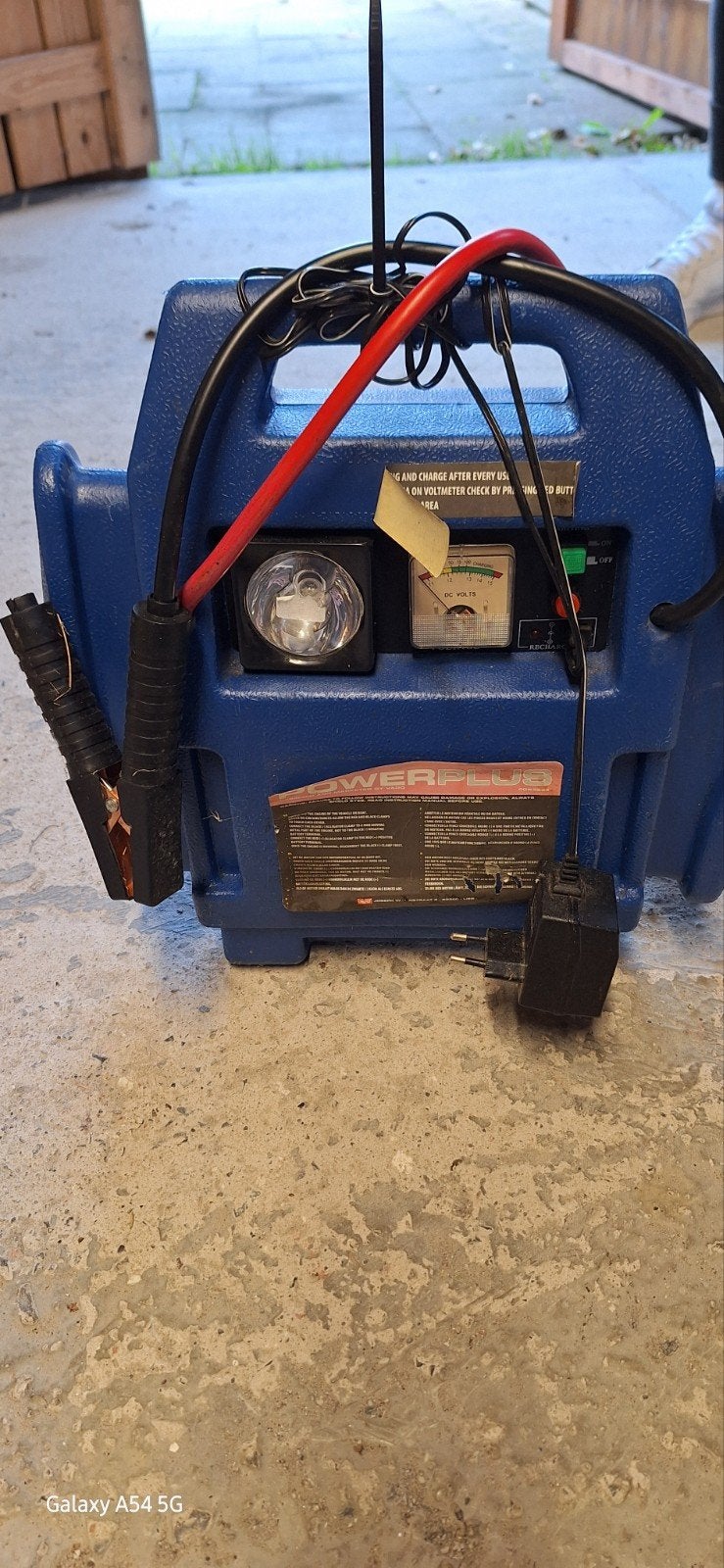 Power Plus Startbooster met Compressor en Lamp, Ophalen, Gebruikt