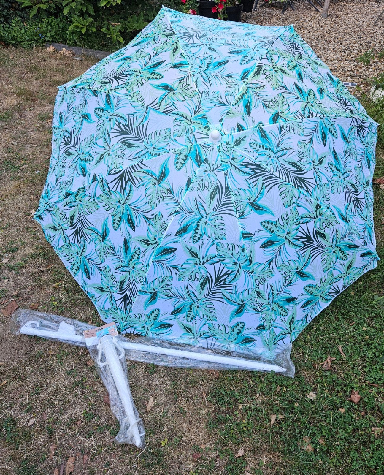 parasol met grondvoet, Ophalen, Kantelbaar, Nieuw, 1 tot 2 meter