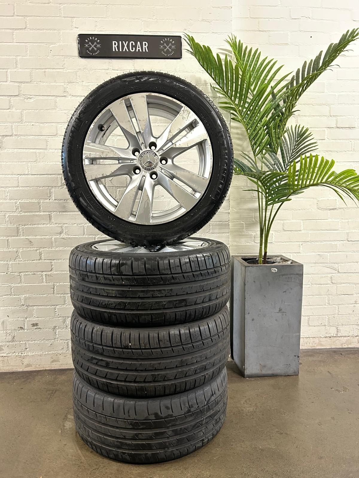 Originele Mercedes velgenset 17INCH + Zomerbanden, Ophalen, Gebruikt, -, -