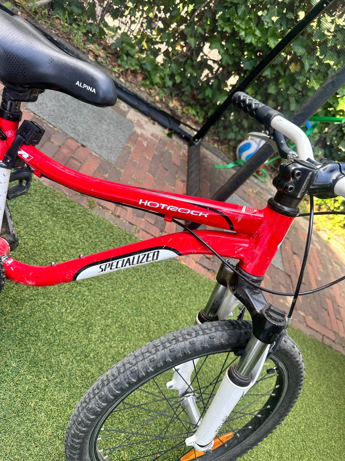 Specialized Hotrock kinderfiets - Achterband aan vervanging, Ophalen of Verzenden, Zo goed als nieuw