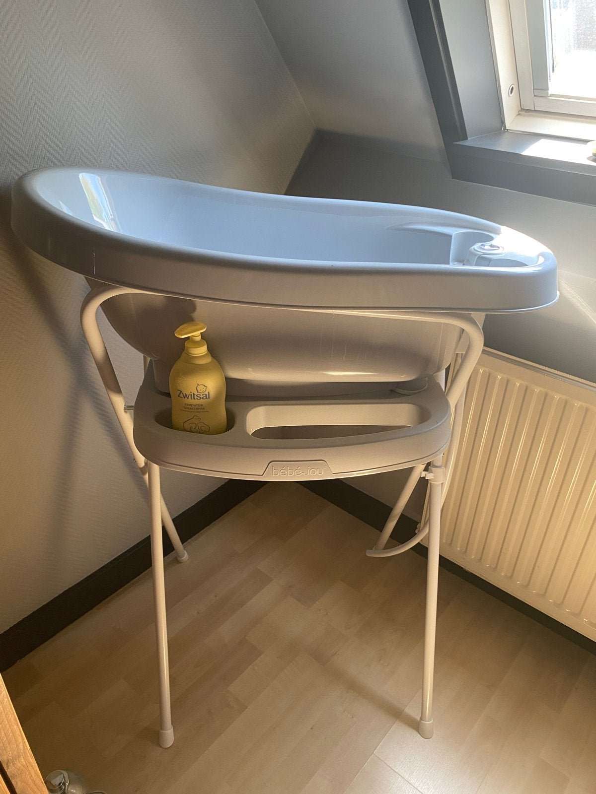 Bébé-jou babybadje met standaard, Ophalen, Zo goed als nieuw, Badje, Bébé-jou