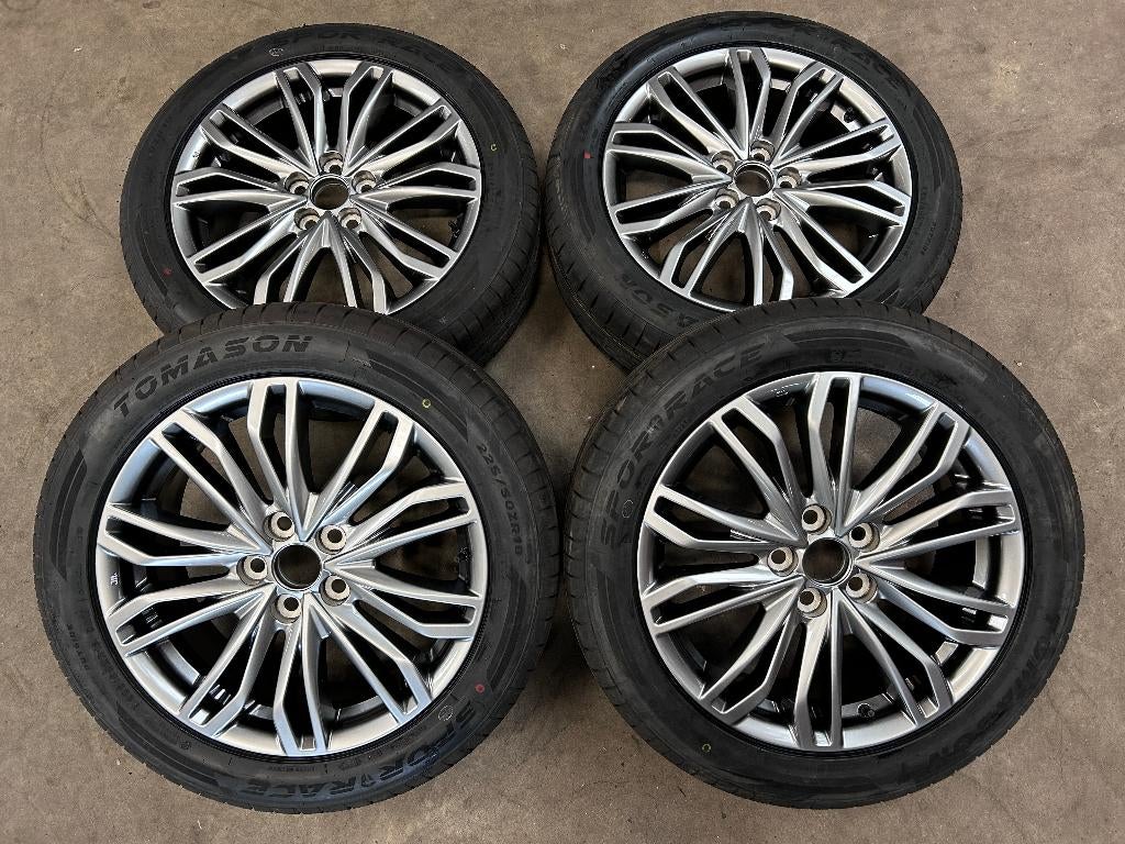 18 inch originele velgen + zomerbanden Toyota C-HR, Auto-onderdelen, Banden en Velgen, 18 inch, Banden en Velgen, Nieuw, Toyota