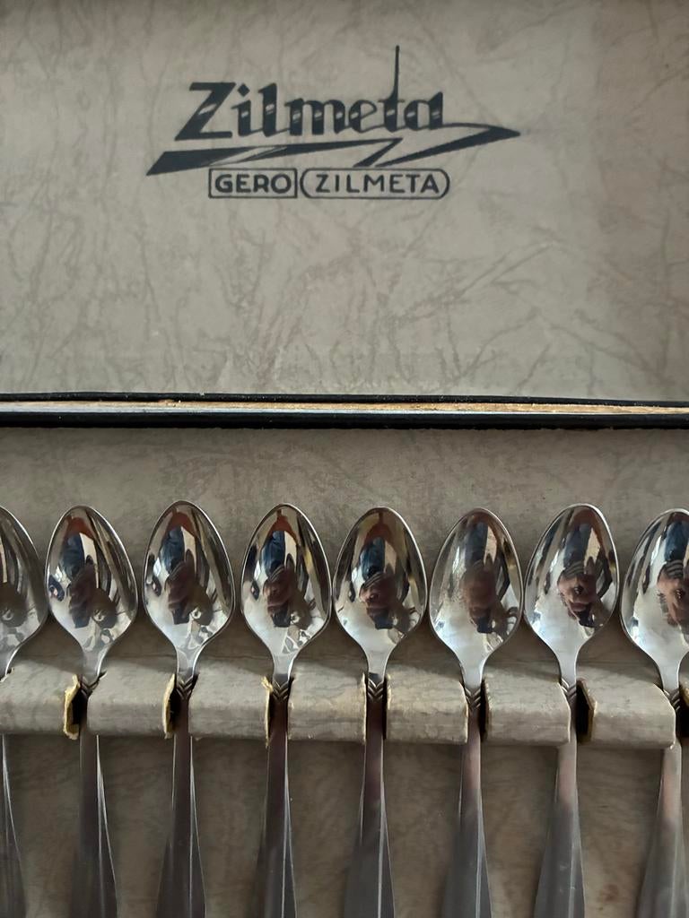 Zilverkleurige lepels van Zilmeta Gero, Antiek en Kunst, Ophalen of Verzenden