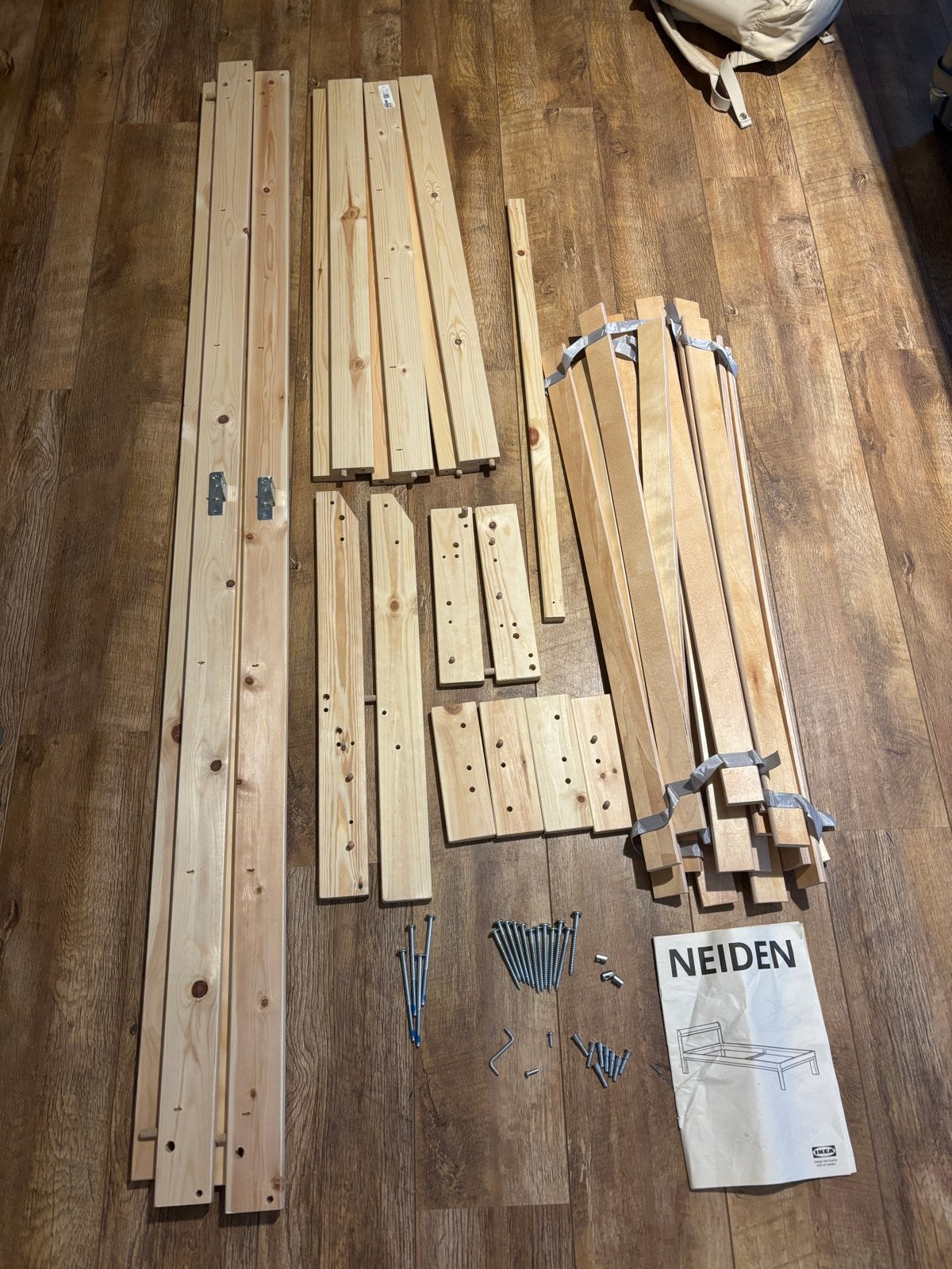 IKEA NEIDEN bedframe include LUROY slatted base -  90x200 cm, Huis en Inrichting, Ophalen, Gebruikt, 90 cm, 200 cm