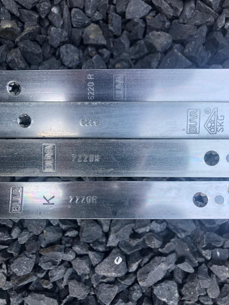 Buva 6220 driepuntssluiting, Ophalen, Slot