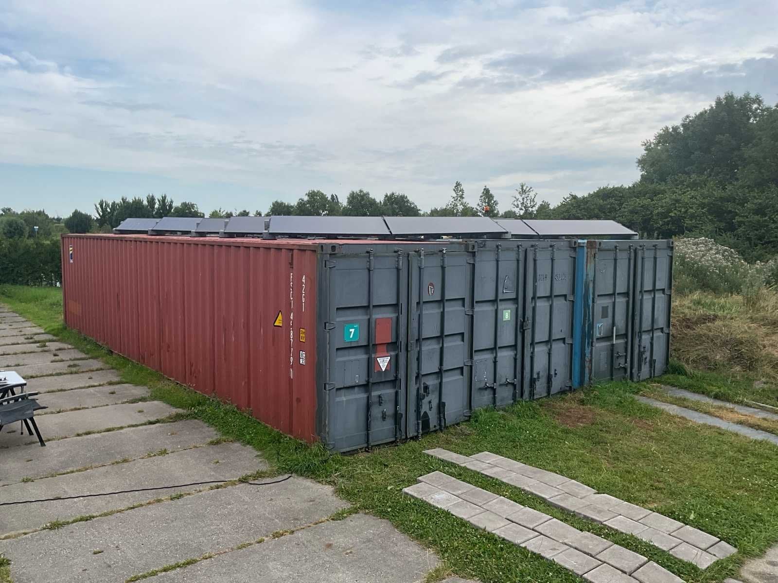 Opslagcontainer 40ft. met Zonnepanelen / omvormer (3x)