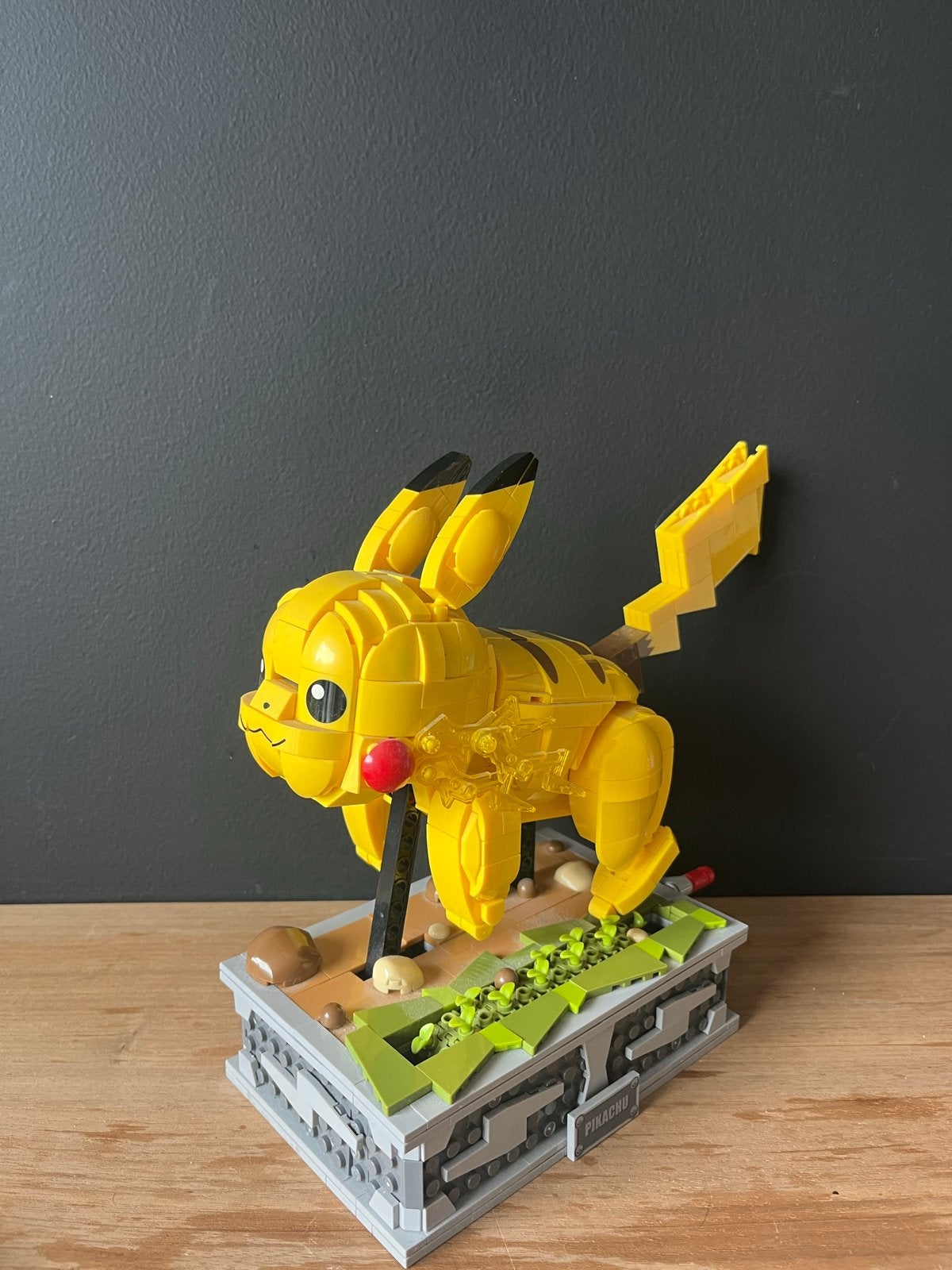 Mega Construx Pokémon Motion Pikachu Bouwset HGC23, Ophalen of Verzenden, Zo goed als nieuw, Overige merken