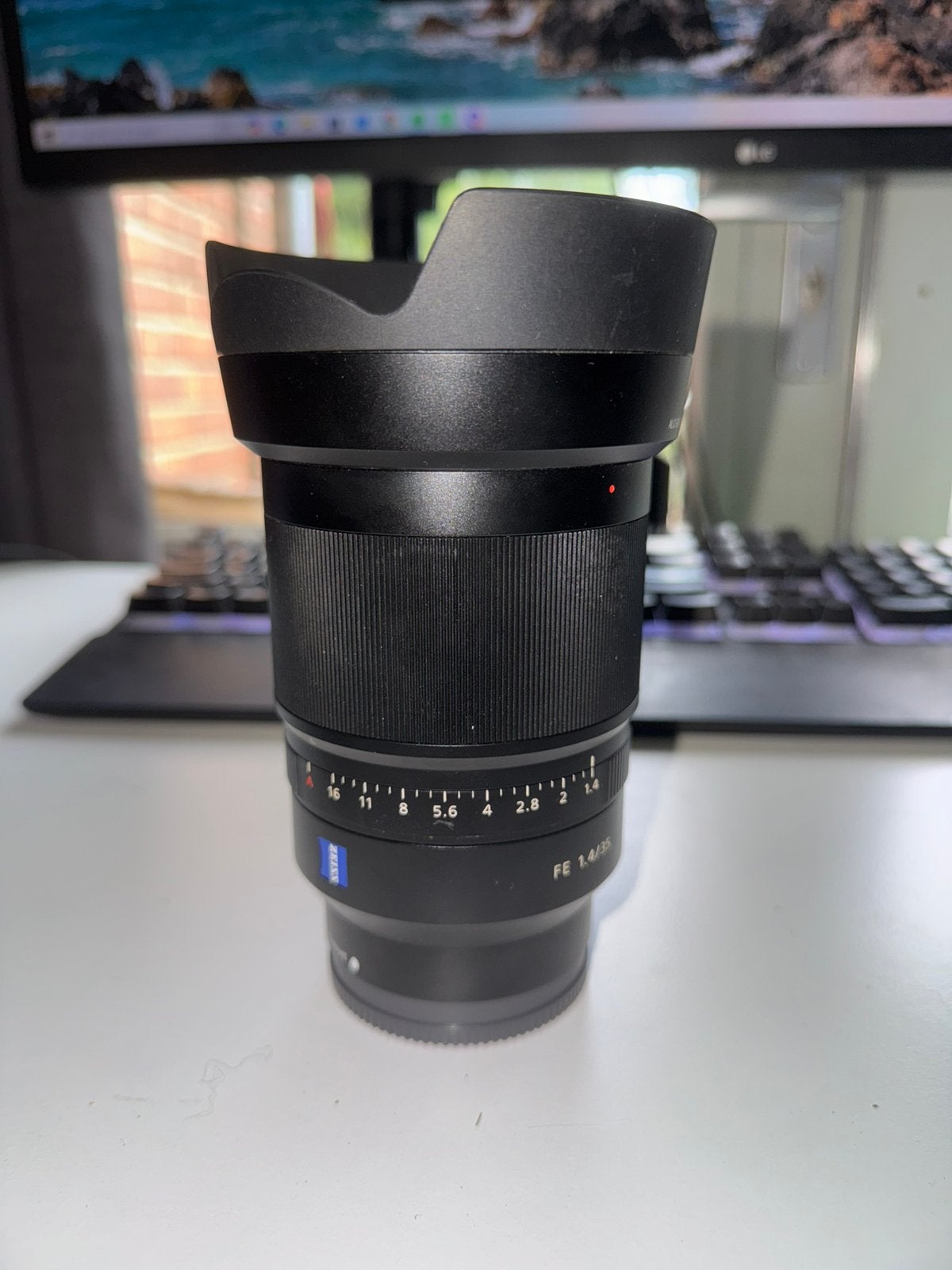 Sony Zeiss FE 35mm f/1.4 ZA (Compleet + Lederen Pouch), Audio, Tv en Foto, Fotografie | Lenzen en Objectieven, Ophalen of Verzenden