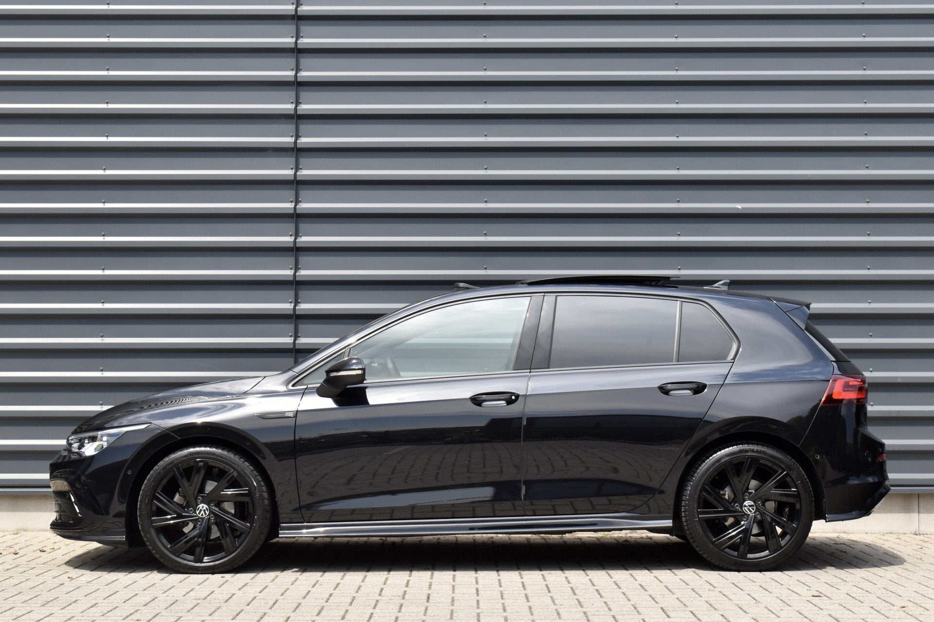 Volkswagen Golf 1.5 eTSI R-Line | Pano | Harman/Kardon | Mat, Auto's, 4 cilinders, 150 pk, Zwart, Bedrijf