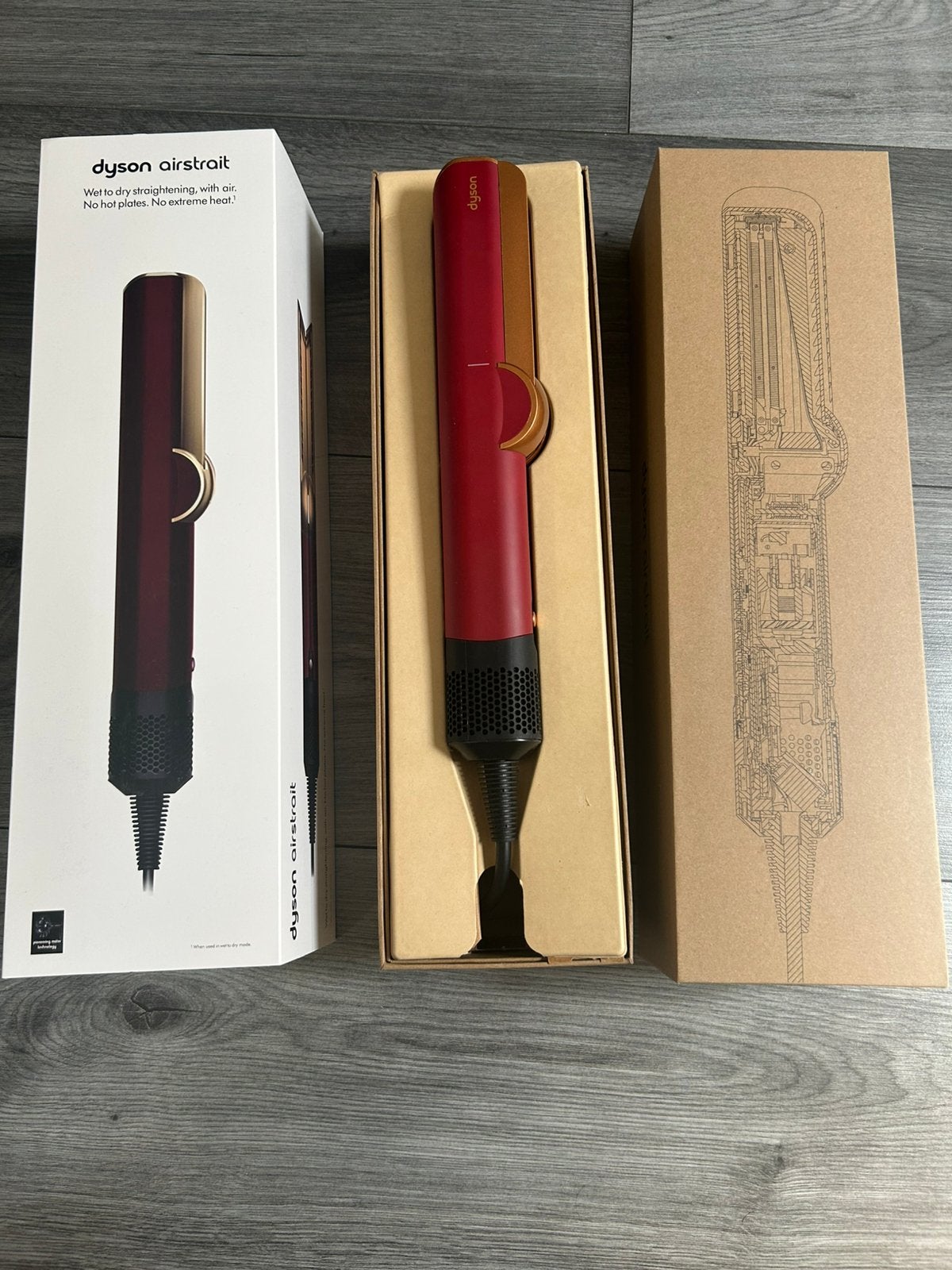 Dyson airstrait - Red velvet - Nieuw, Sieraden, Tassen en Uiterlijk, Uiterlijk | Haarverzorging, Ophalen of Verzenden, Zo goed als nieuw