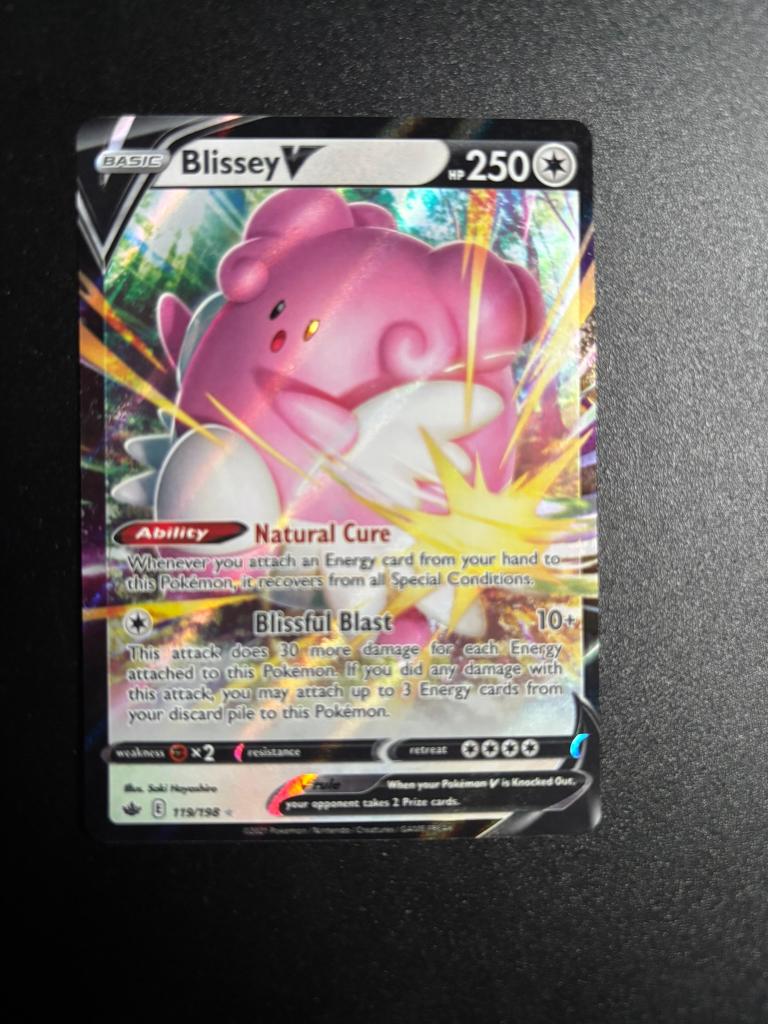 Blissey V (CRE 119), Hobby en Vrije tijd, Verzamelkaartspellen | Pokémon, Ophalen of Verzenden