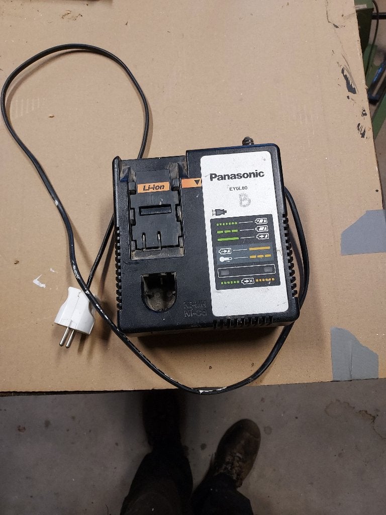 Li-ion acculader Panasonic aangeboden, Ophalen, Gebruikt