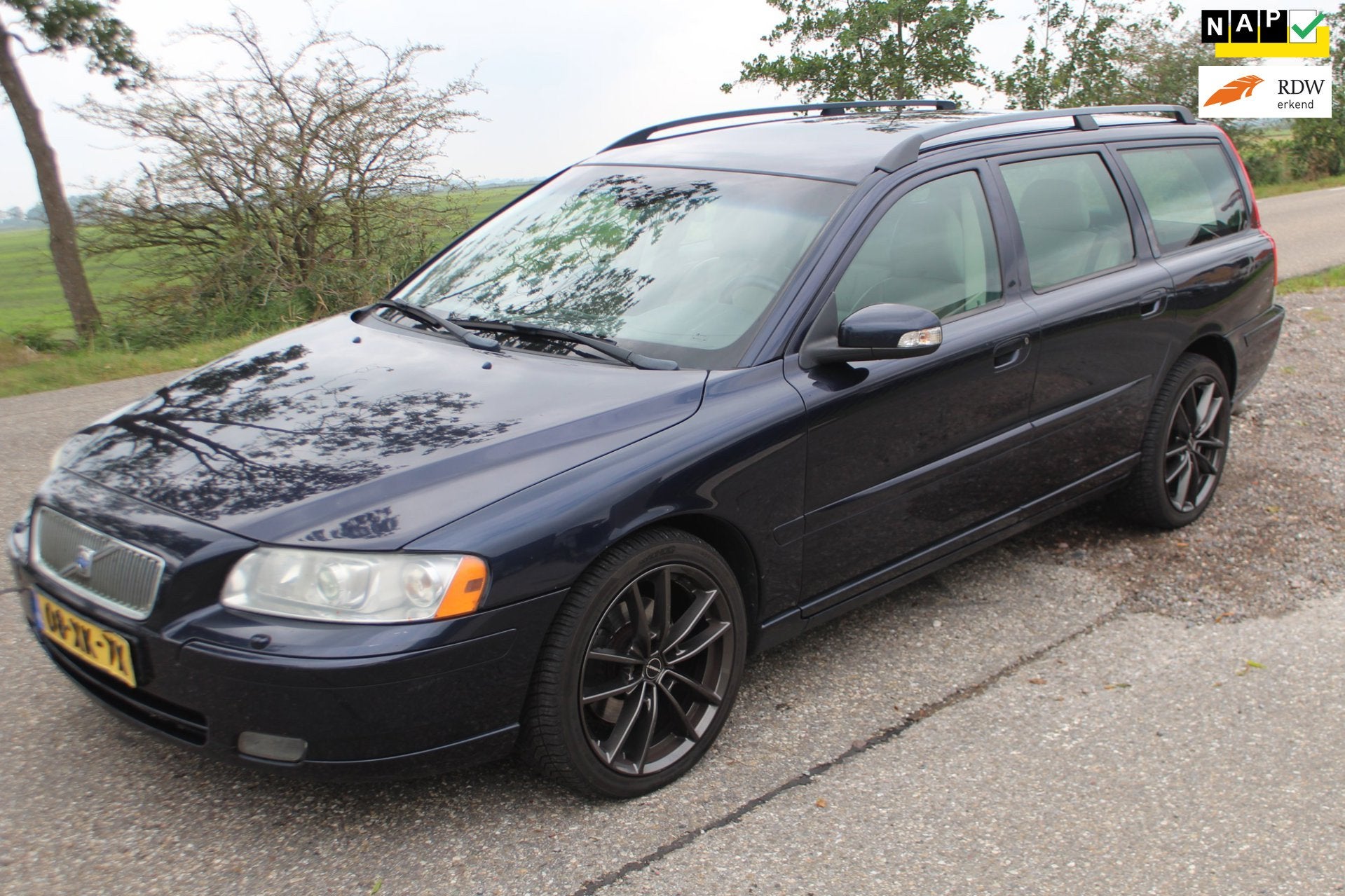 Volvo V70 2.0T Edition Sport // met werk //, Auto's, Volvo, Gebruikt, 1984 cc, Blauw, 1600 kg