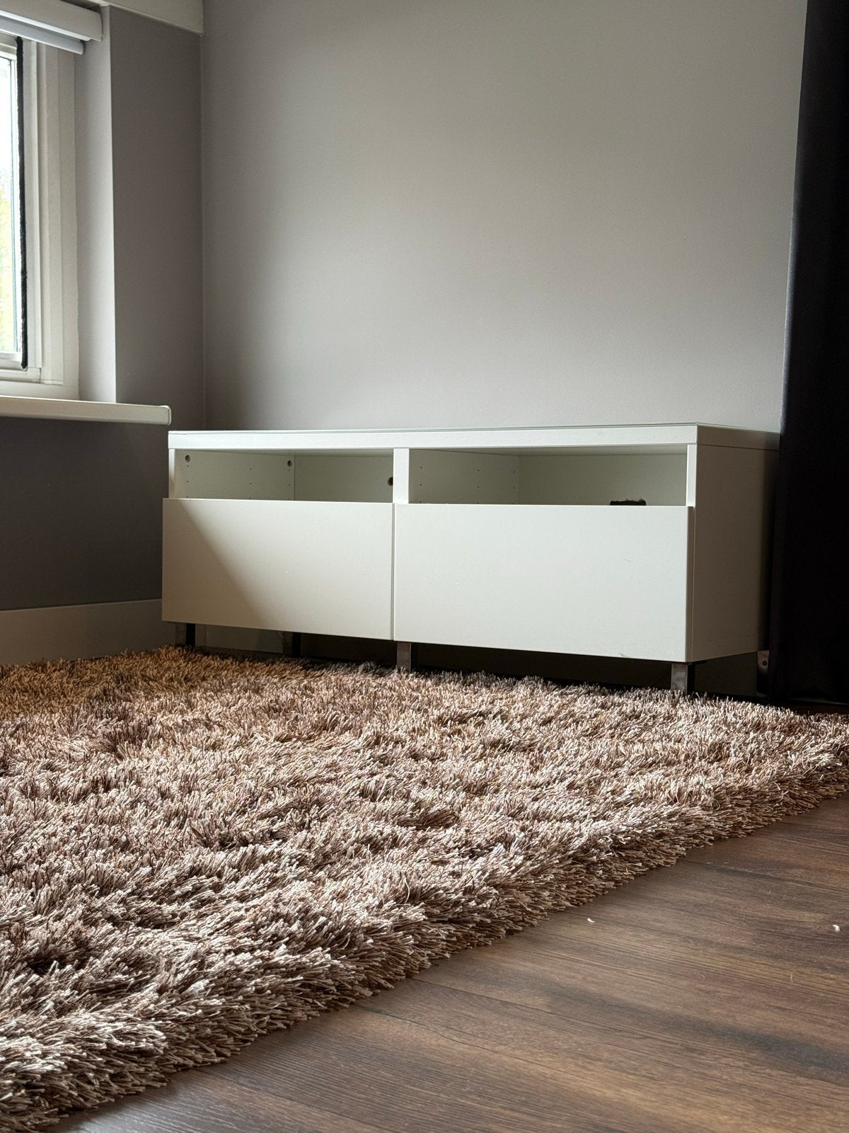 IKEA TV-meubel wit hoogglans met glasplaat – 120 cm, Gebruikt, 100 tot 150 cm, Ophalen of Verzenden, Minder dan 100 cm
