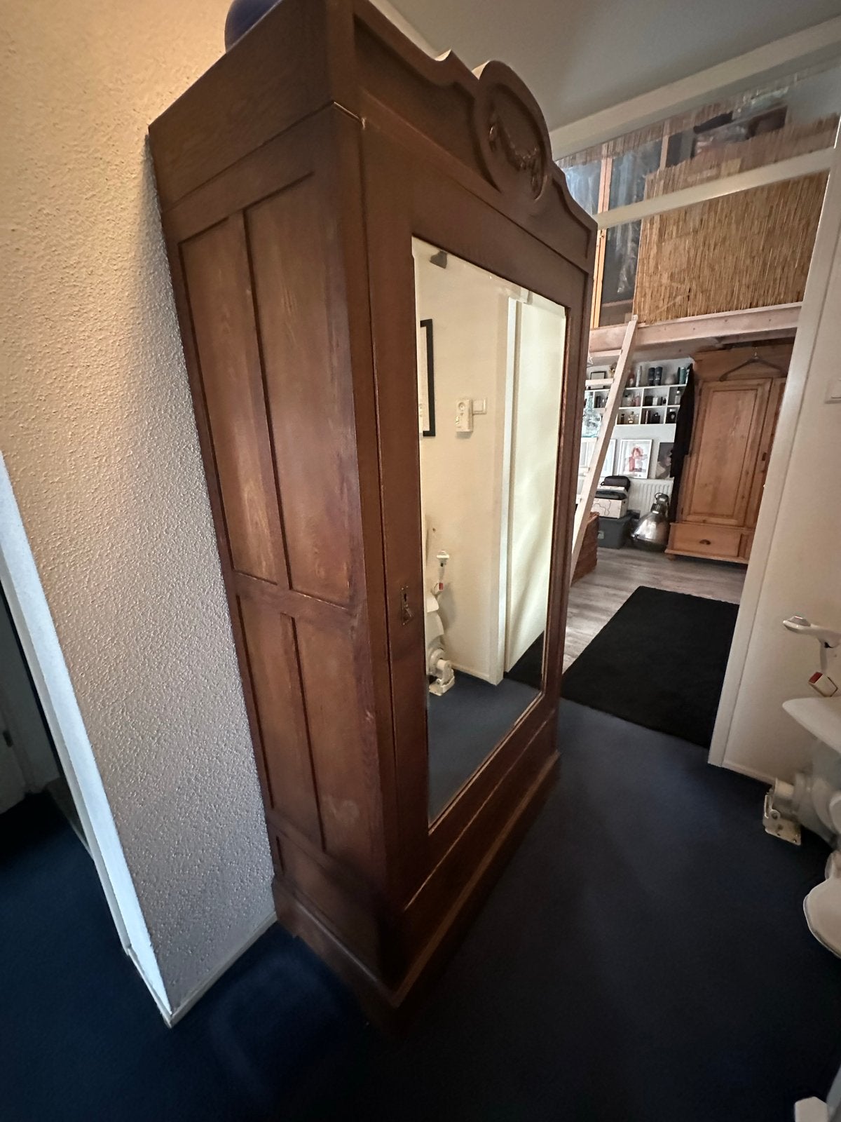 Antieke eiken linnenkast met spiegel en lade, Antiek en Kunst, Ophalen