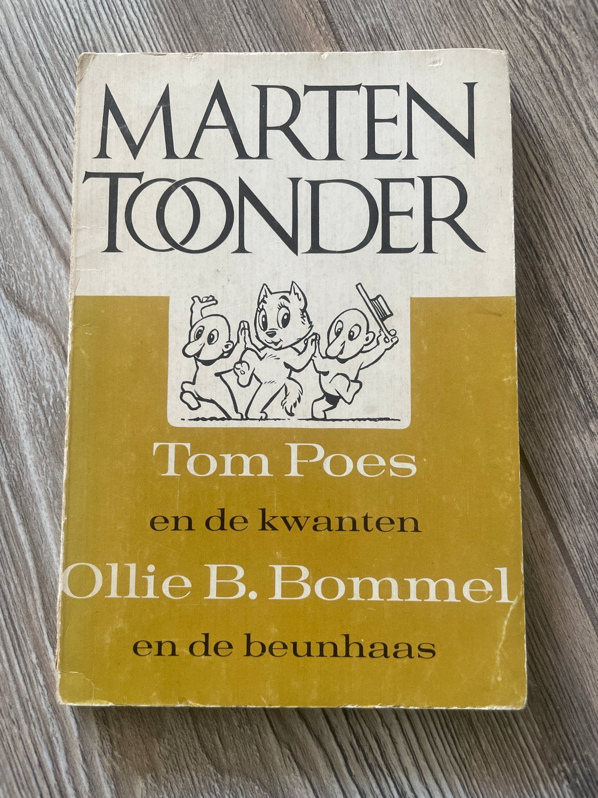 Marten Toonder - Tom Poes en de kwanten / Ollie B. Bommel, Eén stripboek, Ophalen of Verzenden, Gelezen