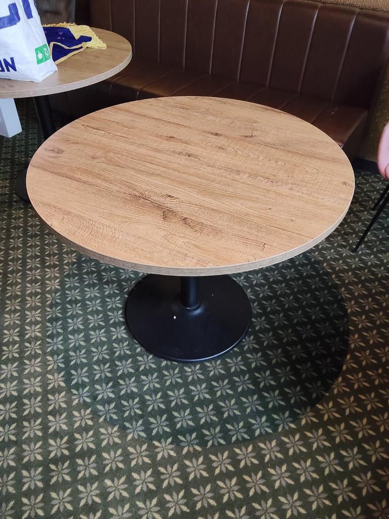 Ronde tafel met zwarte tafelpoot. Doorsnee 100 cm., Ophalen, Overige materialen, Rond, Zo goed als nieuw