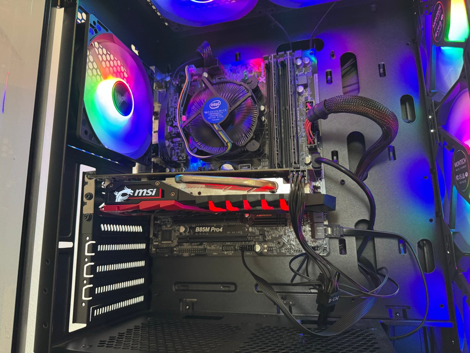 Foto 4 van Gaming PC met Intel i5-4590, GTX 1050 Ti, 8GB RAM, 500GB HDD