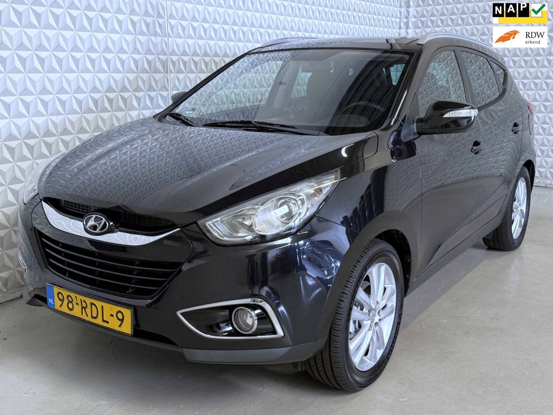 Hyundai Ix35 2.0i i-Catcher Automaat + VÉÉL OPTIES! 167.00, Gebruikt, Zwart, 4 cilinders, 1600 kg