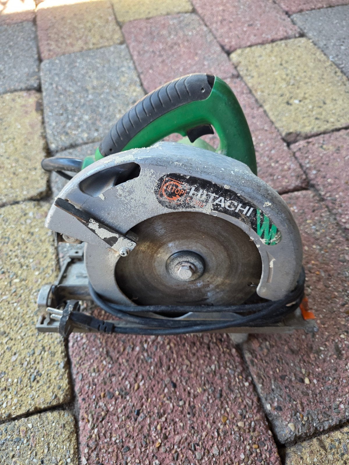 Hitachi Cirkelzaag - Krachtig en Betrouwbaar, Ophalen, Gebruikt, Cirkelzaag, 600 tot 1200 watt