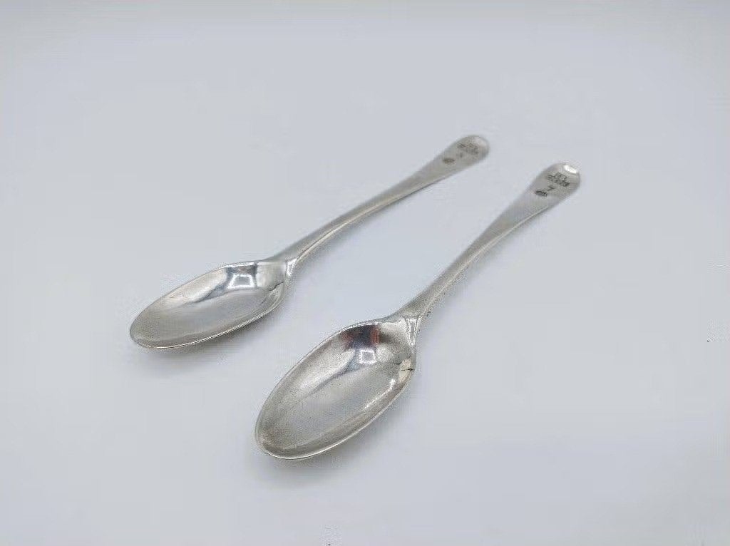 2 Zilveren lepels, L.P. Hackzell, Örebro, Zweden, ca. 1770, Verzenden