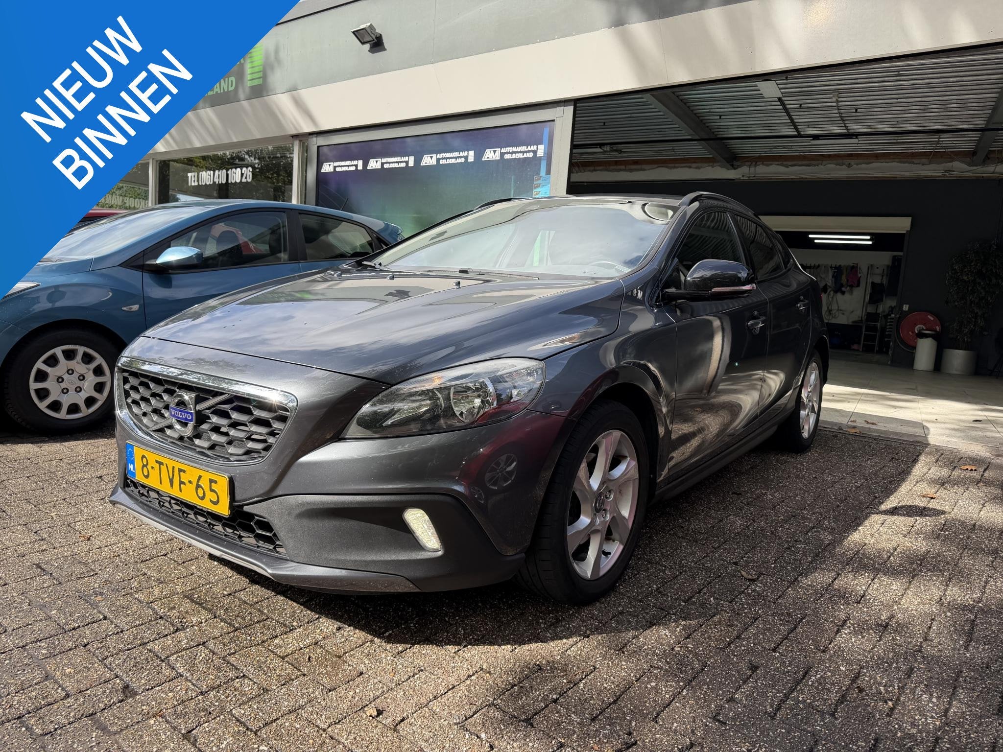 Volvo V40 Cross Country 1.6 T4 Momentum | NIEUWE APK | 3\6 O, Auto's, Voorwielaandrijving, Gebruikt, 4 cilinders, 179 pk