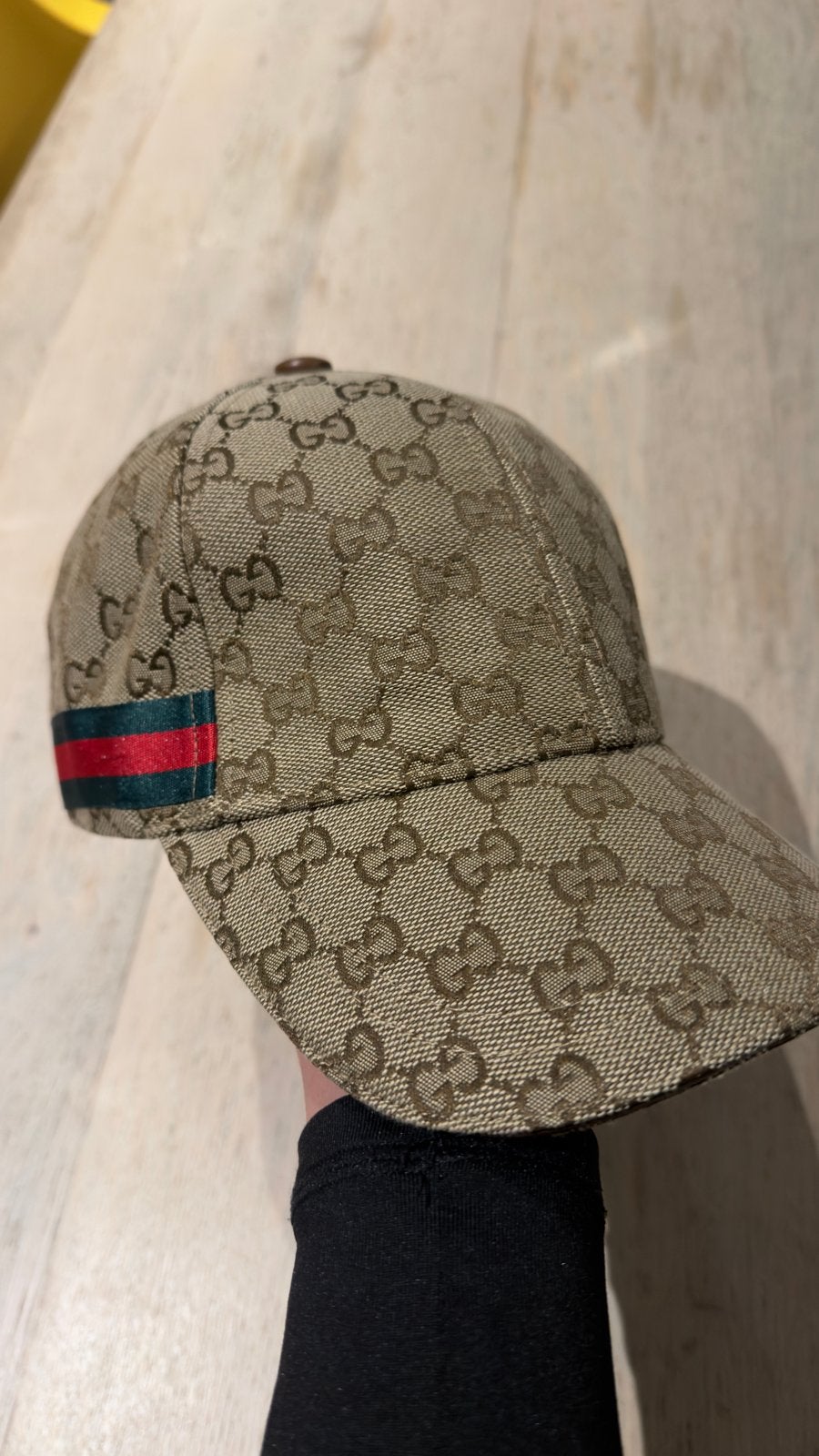 Nieuwe Gucci pet met prijskaartje, Ophalen of Verzenden, Nieuw, One size fits all, Pet