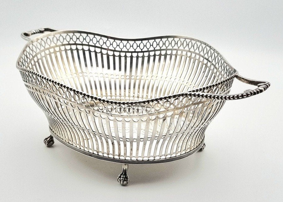 1013. Zilveren broodmand - J. Vos en Co, Haarlem, 1916, Ophalen of Verzenden, Zilver