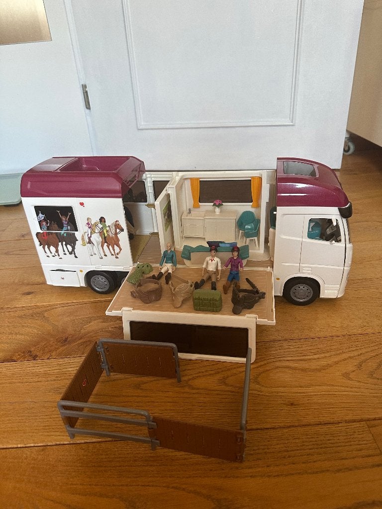 Schleich paardenvrachtwagen met paarden/accessoires OPHALEN, Ophalen, Gebruikt