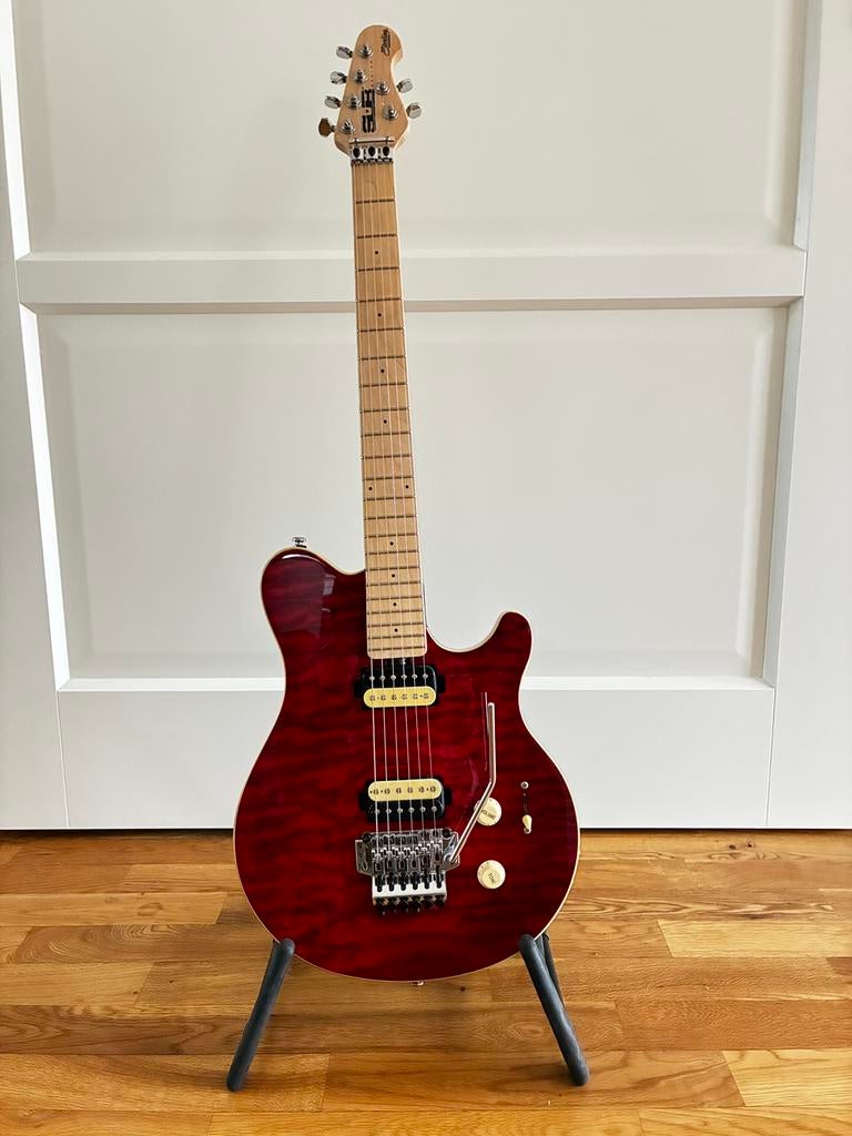 Sterling by Music Man AX4 sub series Trans Red gitaar ZGAN, Ophalen, Zo goed als nieuw, Solid body, Overige merken