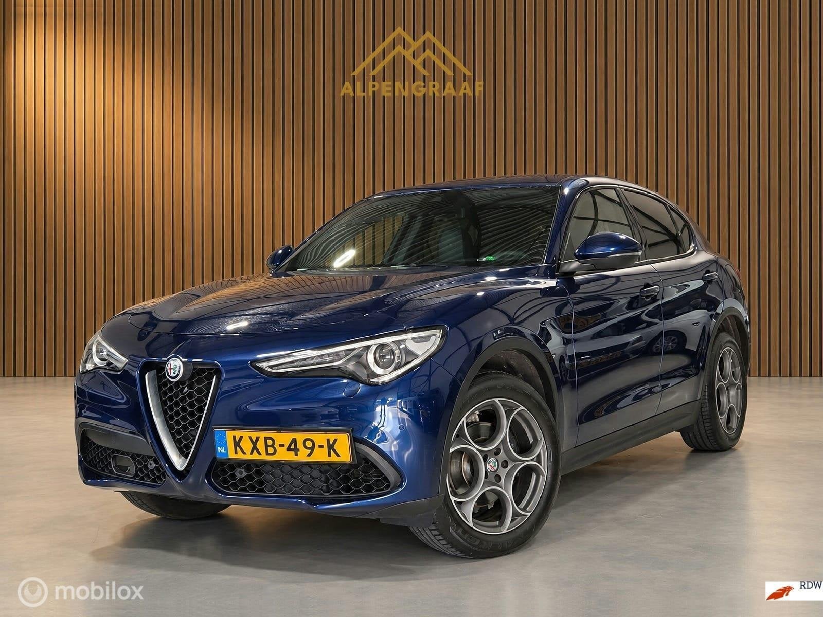 Alfa Romeo Stelvio 2.0 T 280PK Q4 AWD Super Veloce Pack|Keyl, Auto's, Automaat, Zwart, Blauw, Bedrijf