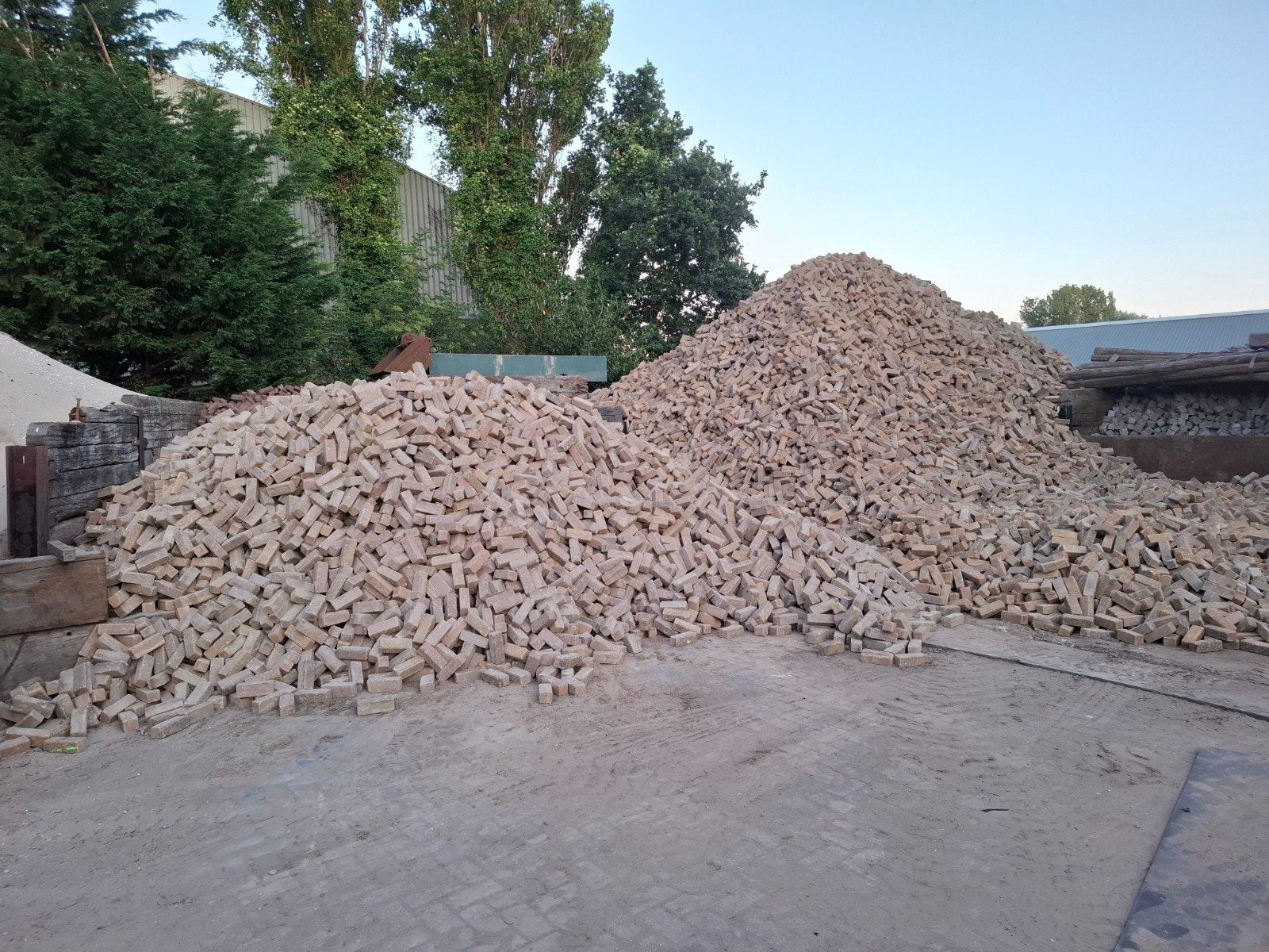 2000m² beton dikformaat, mediterraanse kleur, gebruikt, Tuin en Terras, Tegels en Klinkers, Ophalen of Verzenden, Beton, Terrastegels
