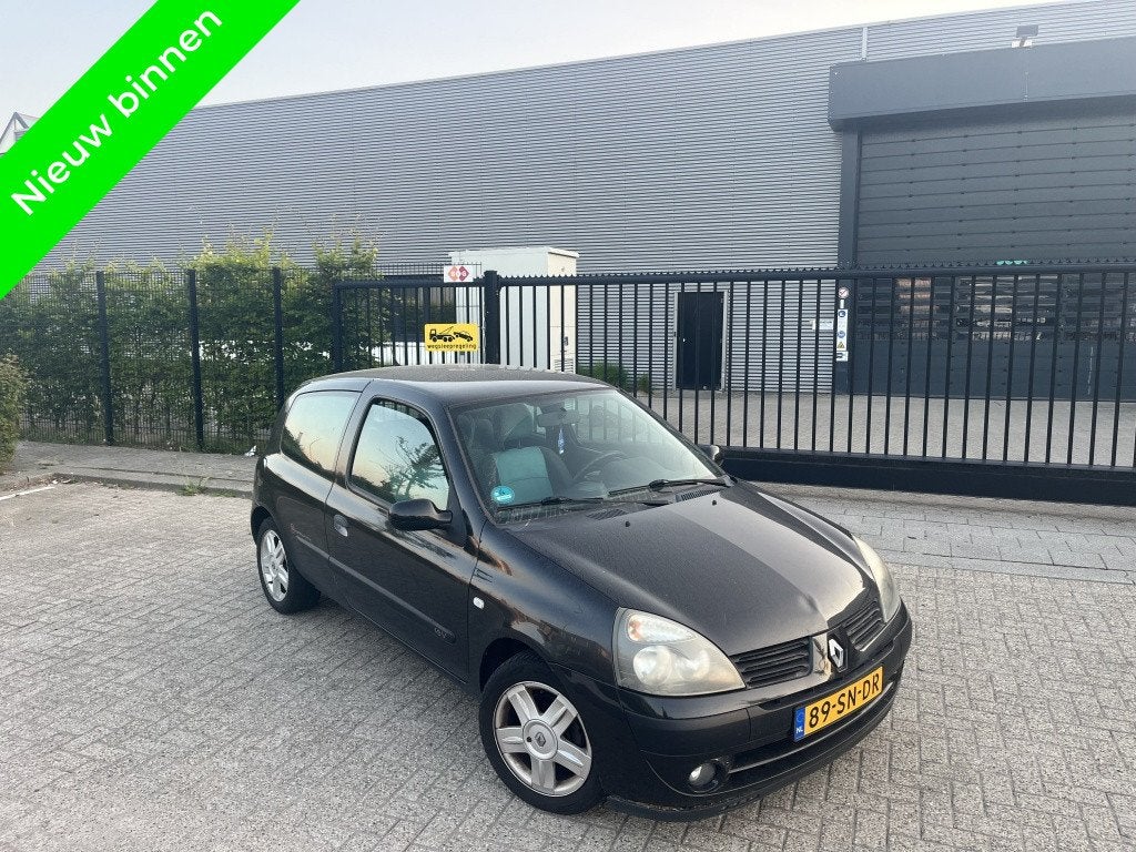 Renault Clio 1.2-16V Community Airco ️Lage kilometer, Auto's, Renault, Voorwielaandrijving, Gebruikt, 31 €/maand, Zwart