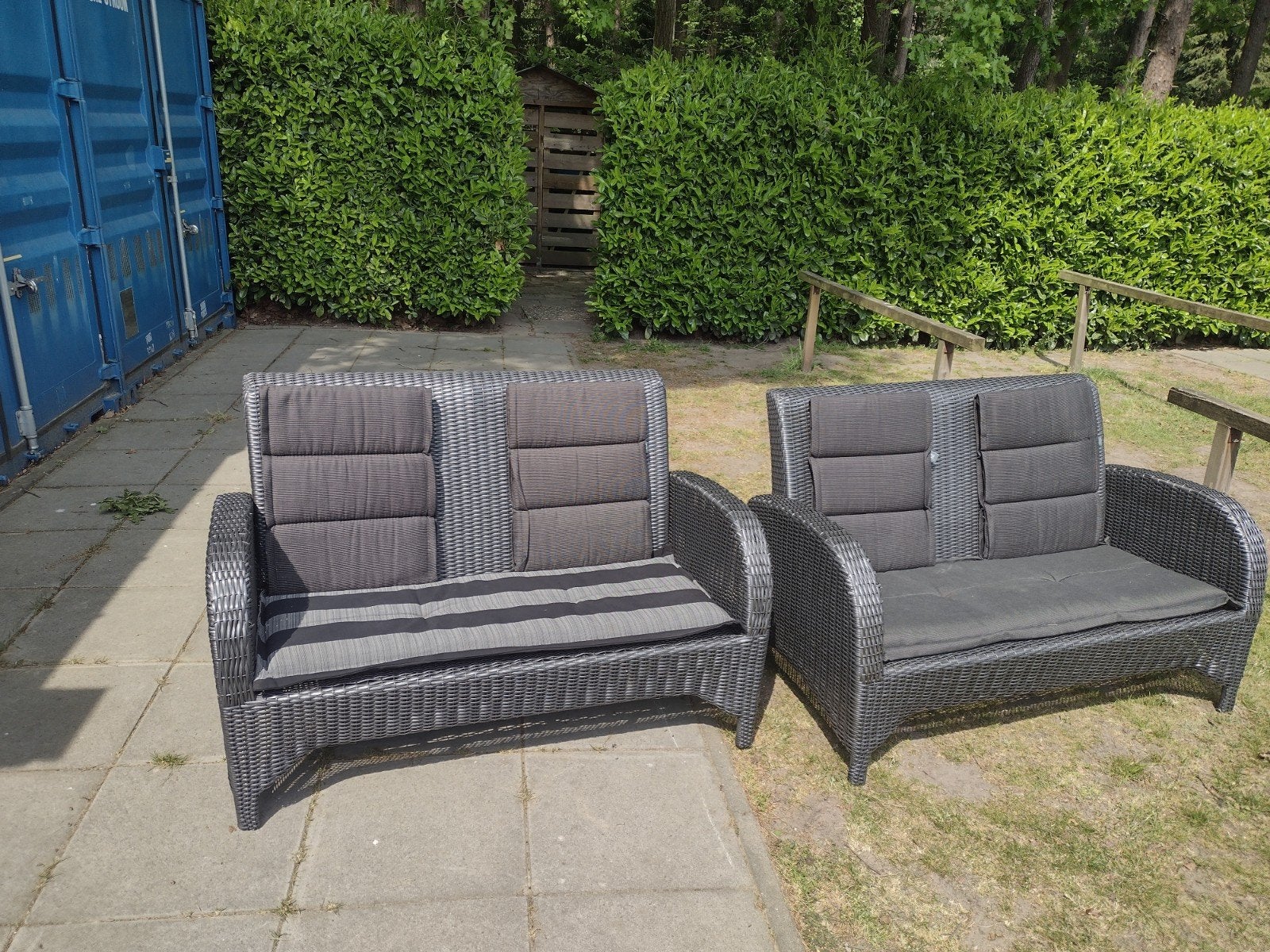 Terrasbankjes met aluminium frame en kunststof vlechtwerk, Ophalen of Verzenden, Zo goed als nieuw, Aluminium, 2 zitplaatsen