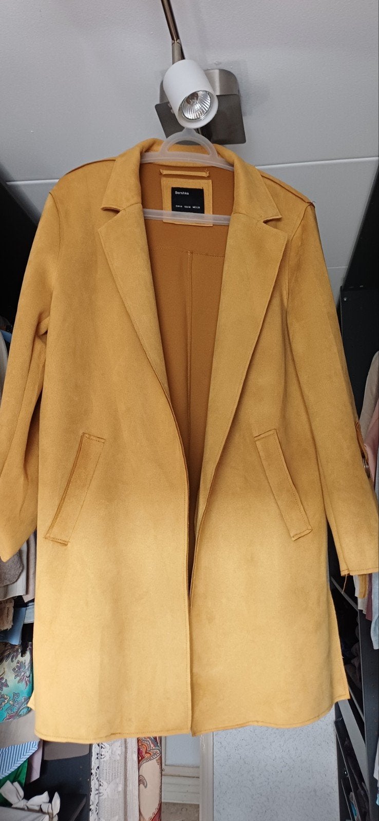 Jas, okergeel, maat M, Maat 38/40 (M), Geel, Zo goed als nieuw, Bershka