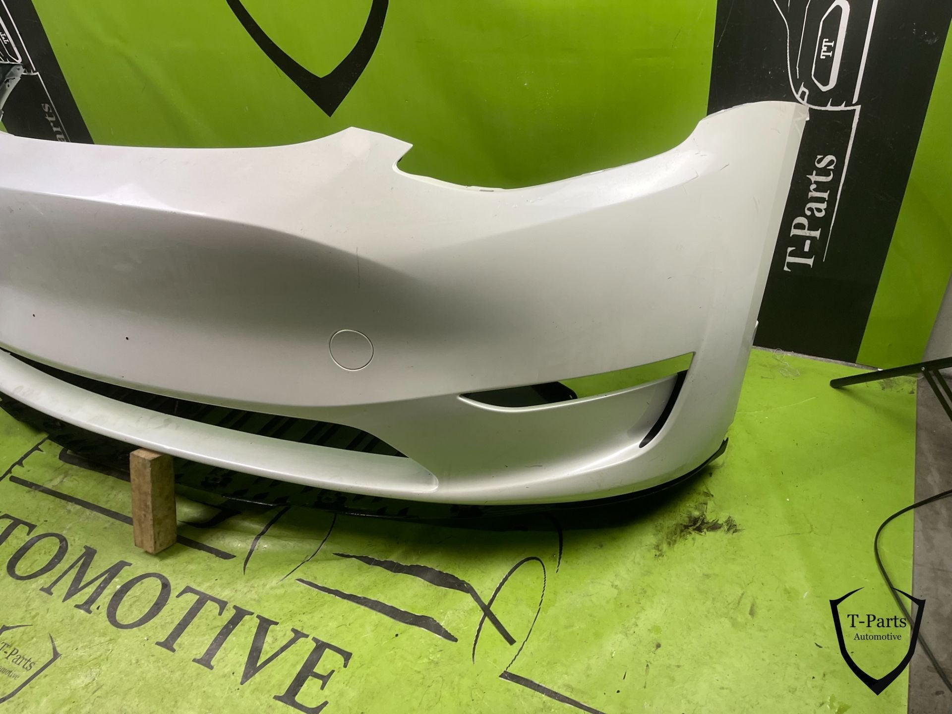 Foto 3 van tesla model Y voorbumper bumper