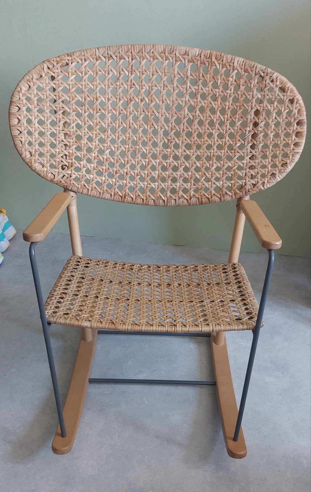 Leuke rieten schommelstoel, Huis en Inrichting, Stoelen, Gebruikt, Overige kleuren, Ophalen of Verzenden, Eén