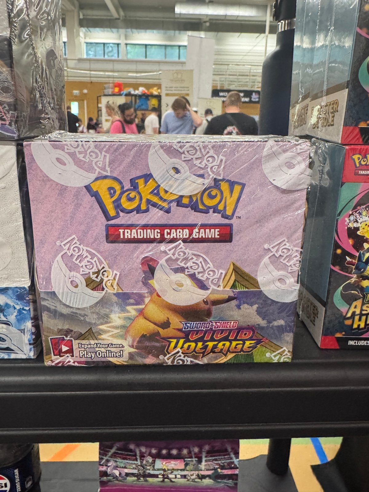 Pokémon Vivid Voltage Booster Box - Nieuw en Geseald, Ophalen of Verzenden, Nieuw, Boosterbox