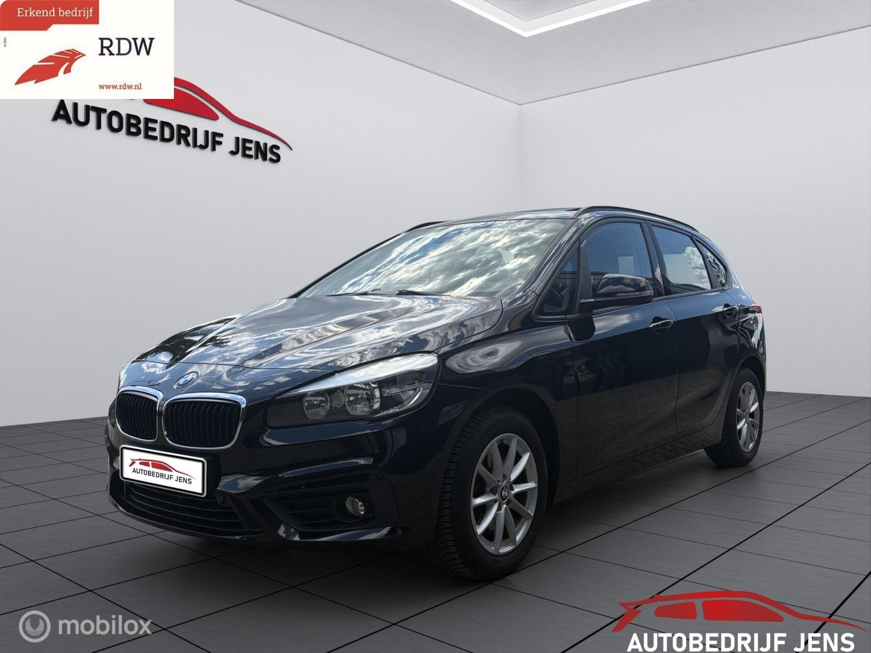 BMW 2-serie Active Tourer 218i Centennial Executive, Auto's, 136 pk, Gebruikt, Euro 6, Zwart