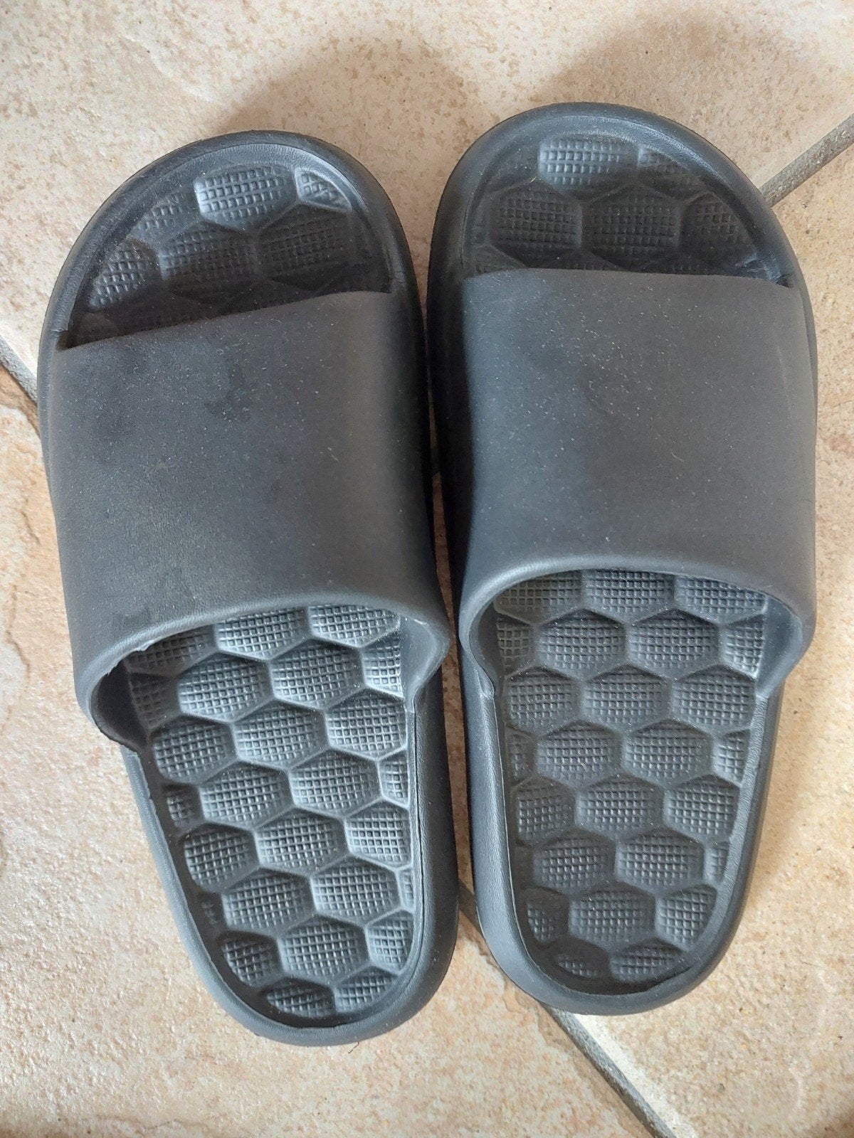 Zwarte slippers - Maat 39, Slippers, Zwart, Ophalen of Verzenden, Zo goed als nieuw